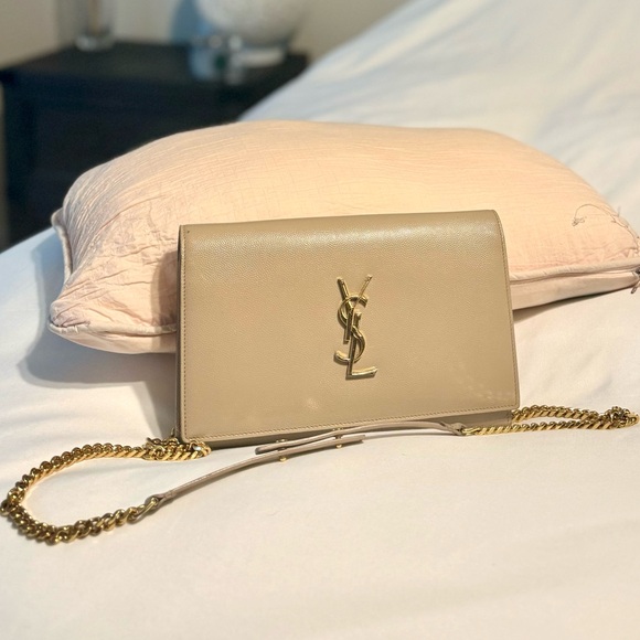 Yves Saint Laurent Handbags - Goo conditions.just wanted to get another style.